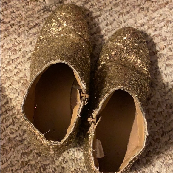 Gold glittery shoes - Picture 2 of 2